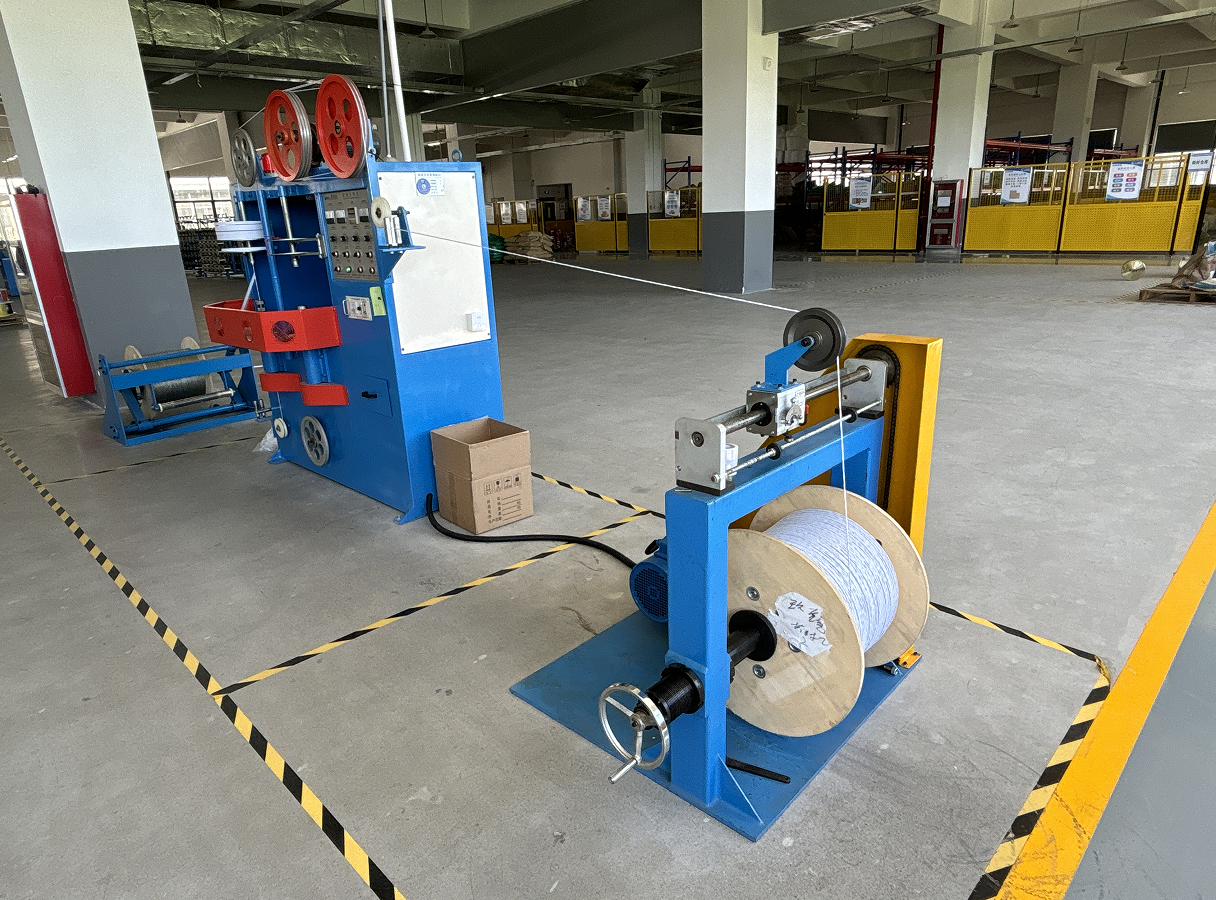 鑫成达—绕包机