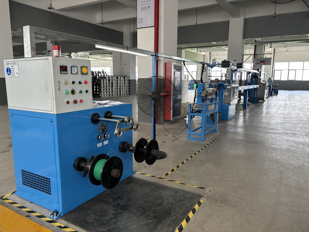 鑫成达—铁氟龙押出机